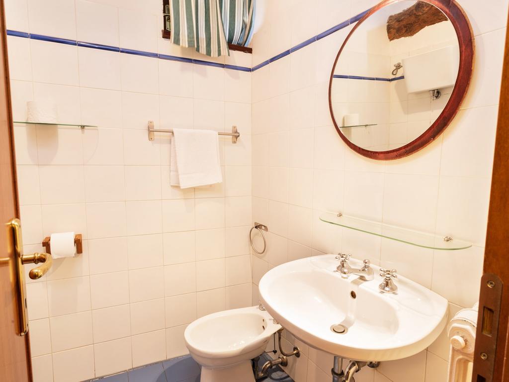 Casale Satriano Aparthotel Монтефалко Стая снимка
