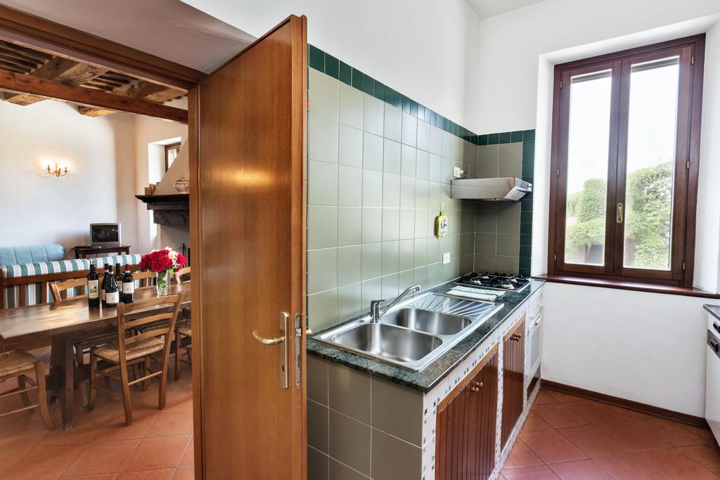 Casale Satriano Aparthotel Монтефалко Екстериор снимка
